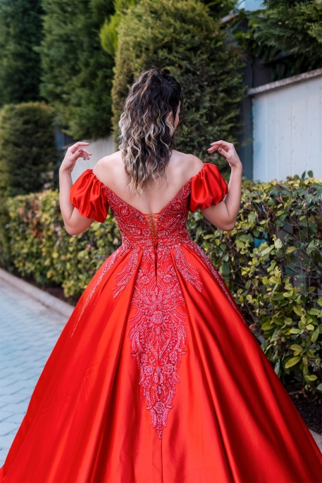Kırmızı Kabarık Taş İşlemeli Nişan Elbisesi